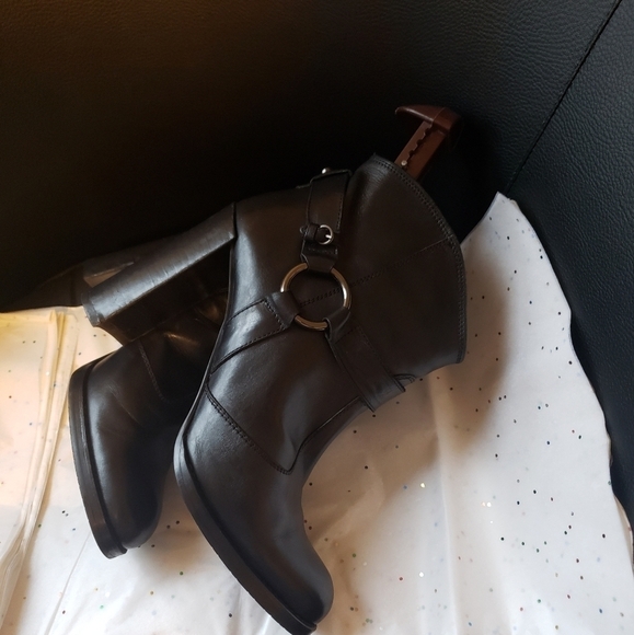 HP. Stuart Weitzman Leather Bootie - Picture 3 of 16